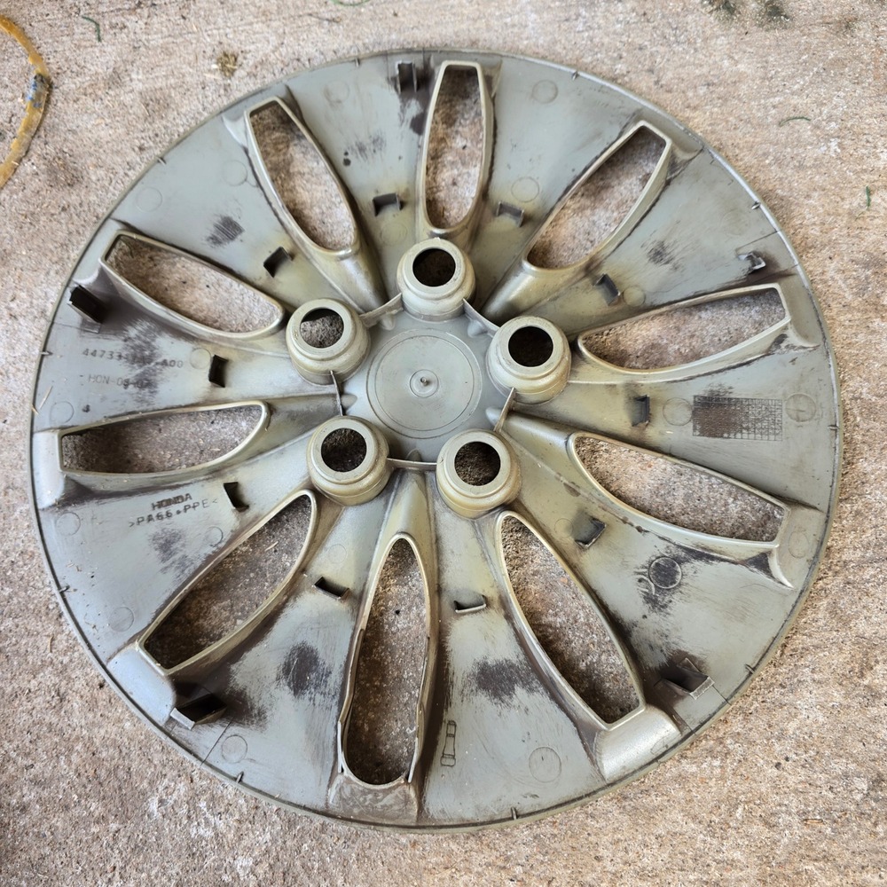Honda Hubcaps 16 Inch Wheel Covers 44733-TA5-A00 Set of 4 Silver Good OEM - Picture 12 of 13